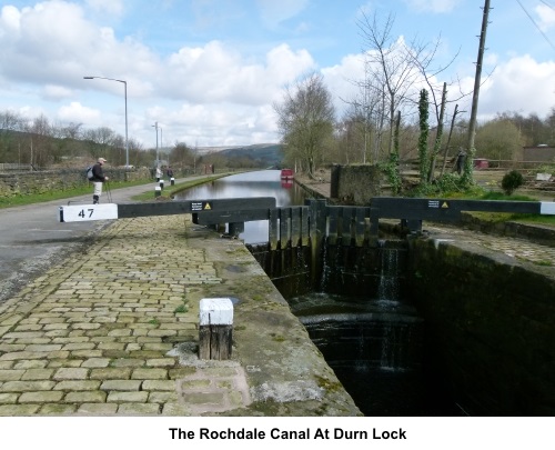 Rochdale canal at Durn Lock