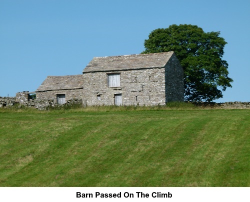 Stone barn passed during the climb.