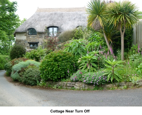 Thatched cottage at turn off