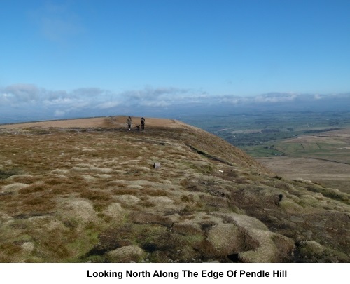 Looking north along the edge of Pendle Hill