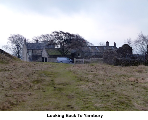 Looking back towards Yarnbury House.